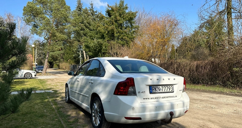 Volvo S40 cena 18000 przebieg: 300000, rok produkcji 2009 z Poznań małe 137